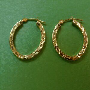 10K Gold Earrings Oval Shape